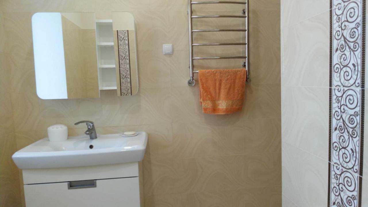 Separate Room Homestay In A Private House, Facilities Shared With Owner Berdychiv Esterno foto