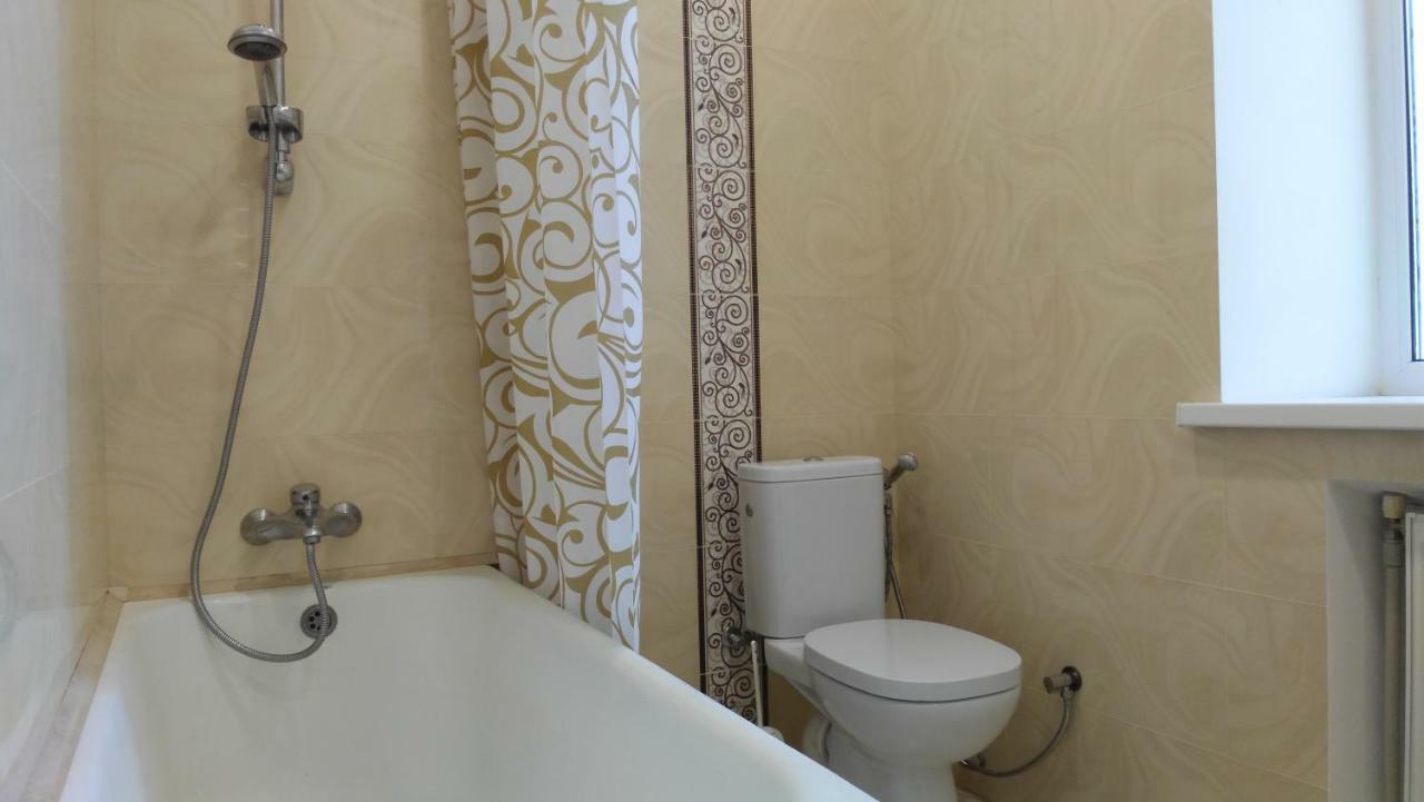 Separate Room Homestay In A Private House, Facilities Shared With Owner Berdychiv Esterno foto
